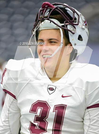 Thumbnail 2 in Atascocita vs Pearland (UIL 6A Reion III Bi-District) photogallery.