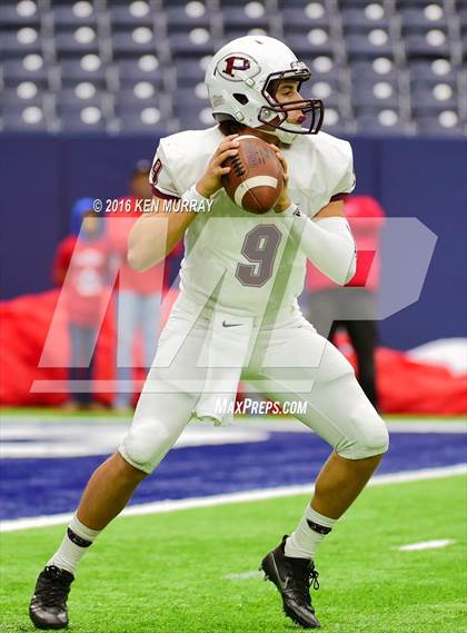 Thumbnail 1 in Atascocita vs Pearland (UIL 6A Reion III Bi-District) photogallery.