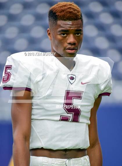 Thumbnail 1 in Atascocita vs Pearland (UIL 6A Reion III Bi-District) photogallery.