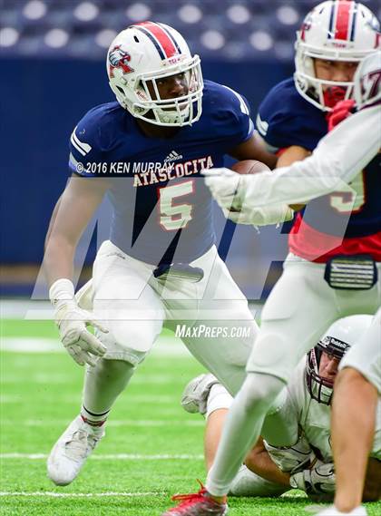 Thumbnail 1 in Atascocita vs Pearland (UIL 6A Reion III Bi-District) photogallery.