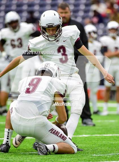 Thumbnail 2 in Atascocita vs Pearland (UIL 6A Reion III Bi-District) photogallery.