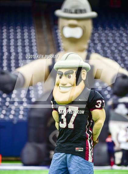 Thumbnail 1 in Atascocita vs Pearland (UIL 6A Reion III Bi-District) photogallery.
