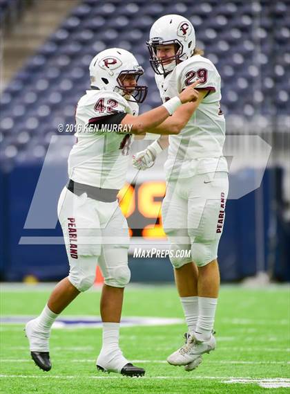Thumbnail 2 in Atascocita vs Pearland (UIL 6A Reion III Bi-District) photogallery.