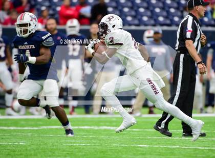 Thumbnail 1 in Atascocita vs Pearland (UIL 6A Reion III Bi-District) photogallery.