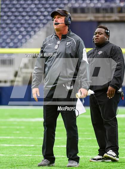 Thumbnail 2 in Atascocita vs Pearland (UIL 6A Reion III Bi-District) photogallery.
