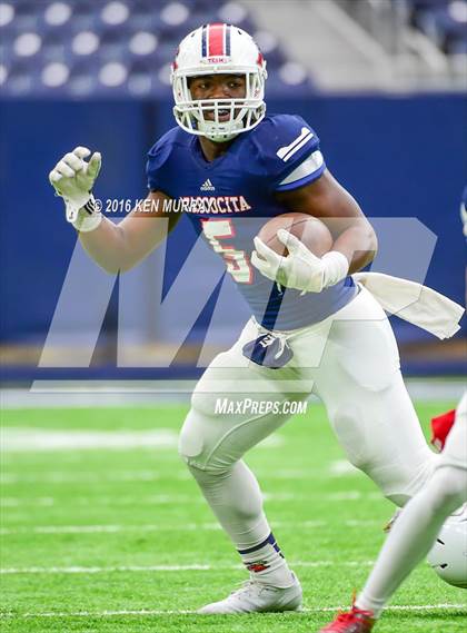 Thumbnail 3 in Atascocita vs Pearland (UIL 6A Reion III Bi-District) photogallery.