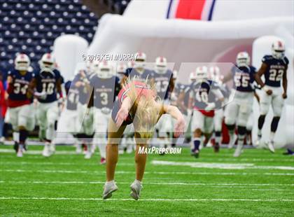Thumbnail 1 in Atascocita vs Pearland (UIL 6A Reion III Bi-District) photogallery.