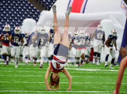 Thumbnail 1 in Atascocita vs Pearland (UIL 6A Reion III Bi-District) photogallery.