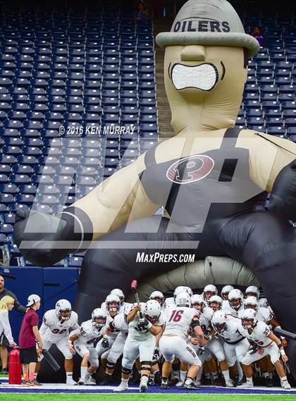 Thumbnail 1 in Atascocita vs Pearland (UIL 6A Reion III Bi-District) photogallery.