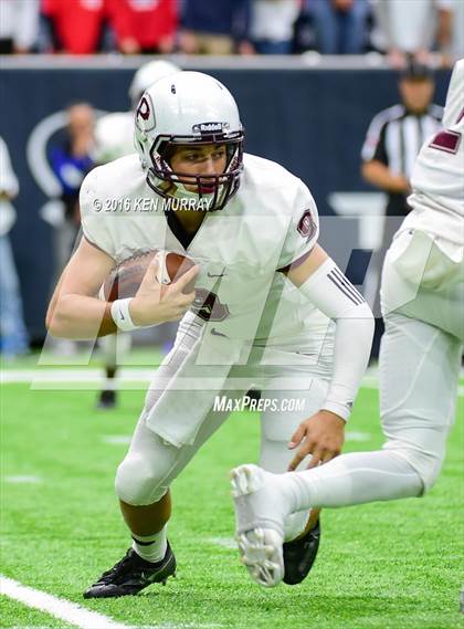 Thumbnail 2 in Atascocita vs Pearland (UIL 6A Reion III Bi-District) photogallery.