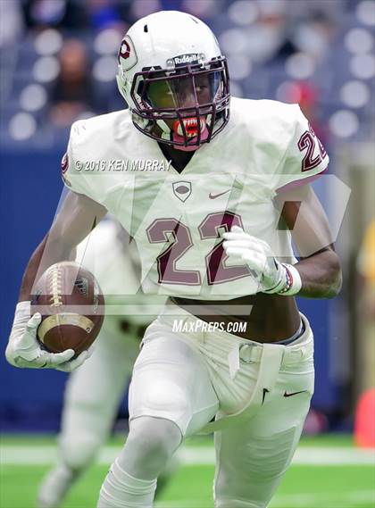 Thumbnail 3 in Atascocita vs Pearland (UIL 6A Reion III Bi-District) photogallery.