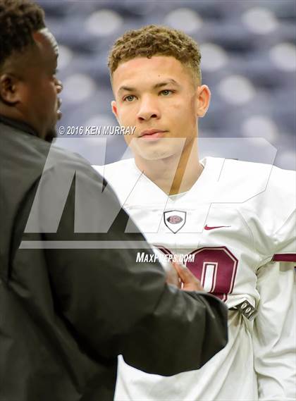 Thumbnail 1 in Atascocita vs Pearland (UIL 6A Reion III Bi-District) photogallery.