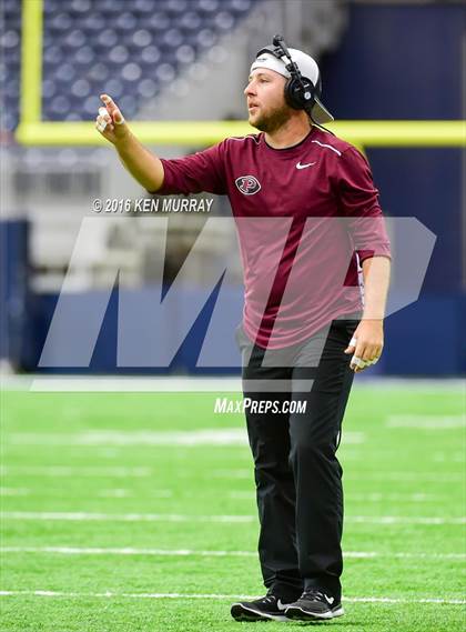 Thumbnail 3 in Atascocita vs Pearland (UIL 6A Reion III Bi-District) photogallery.