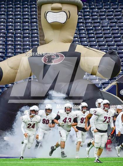 Thumbnail 2 in Atascocita vs Pearland (UIL 6A Reion III Bi-District) photogallery.