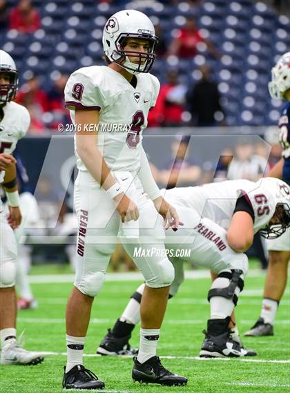 Thumbnail 1 in Atascocita vs Pearland (UIL 6A Reion III Bi-District) photogallery.