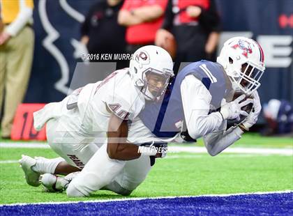 Thumbnail 1 in Atascocita vs Pearland (UIL 6A Reion III Bi-District) photogallery.