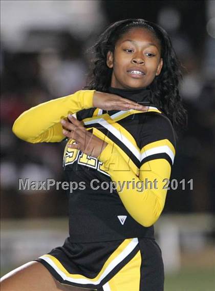 Thumbnail 3 in View Park vs. Animo South Los Angeles (CIF LA City Section D3 Final) photogallery.