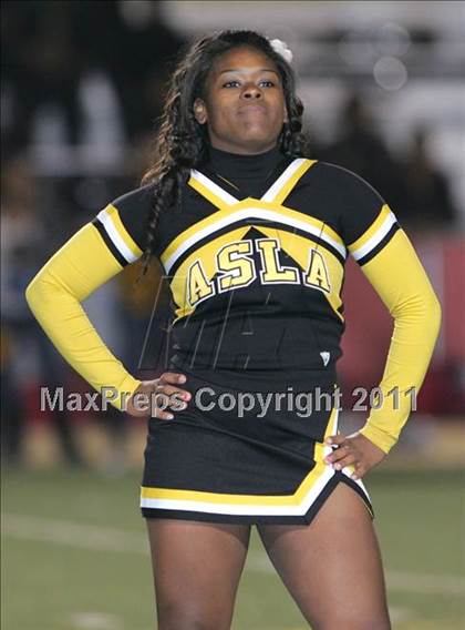Thumbnail 3 in View Park vs. Animo South Los Angeles (CIF LA City Section D3 Final) photogallery.