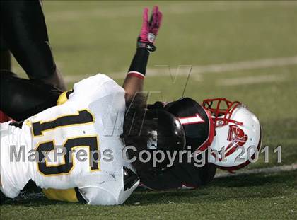 Thumbnail 2 in View Park vs. Animo South Los Angeles (CIF LA City Section D3 Final) photogallery.