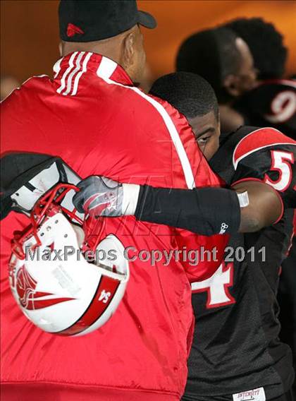 Thumbnail 1 in View Park vs. Animo South Los Angeles (CIF LA City Section D3 Final) photogallery.
