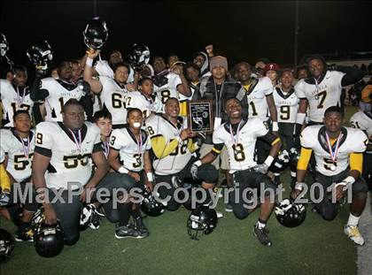 Thumbnail 2 in View Park vs. Animo South Los Angeles (CIF LA City Section D3 Final) photogallery.