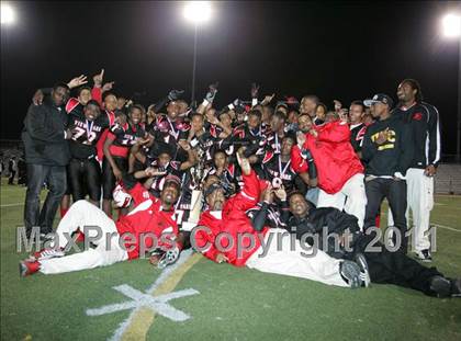 Thumbnail 1 in View Park vs. Animo South Los Angeles (CIF LA City Section D3 Final) photogallery.