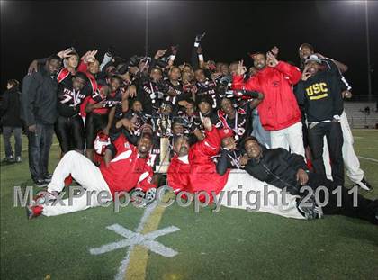 Thumbnail 1 in View Park vs. Animo South Los Angeles (CIF LA City Section D3 Final) photogallery.