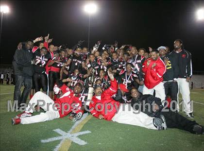 Thumbnail 2 in View Park vs. Animo South Los Angeles (CIF LA City Section D3 Final) photogallery.