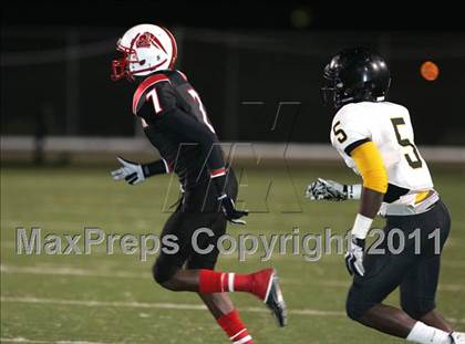 Thumbnail 2 in View Park vs. Animo South Los Angeles (CIF LA City Section D3 Final) photogallery.