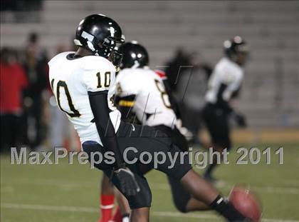 Thumbnail 2 in View Park vs. Animo South Los Angeles (CIF LA City Section D3 Final) photogallery.