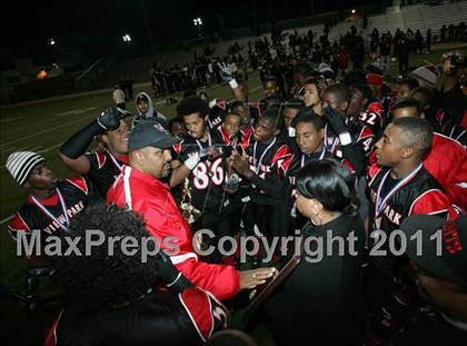Thumbnail 3 in View Park vs. Animo South Los Angeles (CIF LA City Section D3 Final) photogallery.