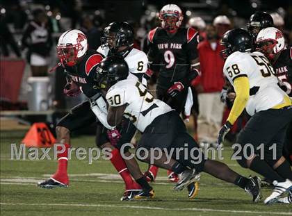 Thumbnail 3 in View Park vs. Animo South Los Angeles (CIF LA City Section D3 Final) photogallery.