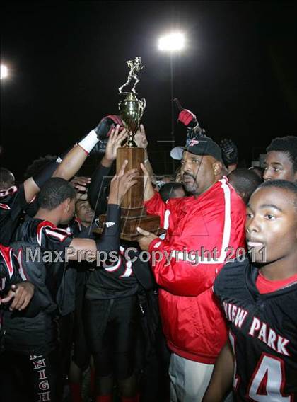 Thumbnail 1 in View Park vs. Animo South Los Angeles (CIF LA City Section D3 Final) photogallery.