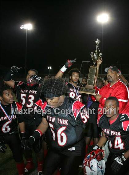 Thumbnail 3 in View Park vs. Animo South Los Angeles (CIF LA City Section D3 Final) photogallery.
