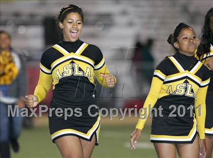 Thumbnail 3 in View Park vs. Animo South Los Angeles (CIF LA City Section D3 Final) photogallery.