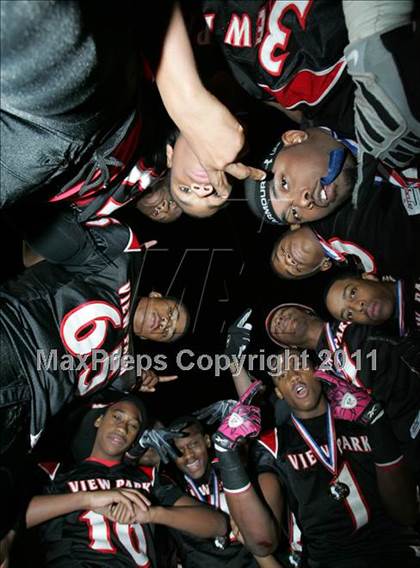 Thumbnail 2 in View Park vs. Animo South Los Angeles (CIF LA City Section D3 Final) photogallery.