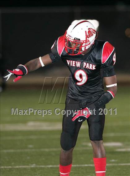 Thumbnail 2 in View Park vs. Animo South Los Angeles (CIF LA City Section D3 Final) photogallery.