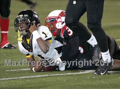Thumbnail 2 in View Park vs. Animo South Los Angeles (CIF LA City Section D3 Final) photogallery.