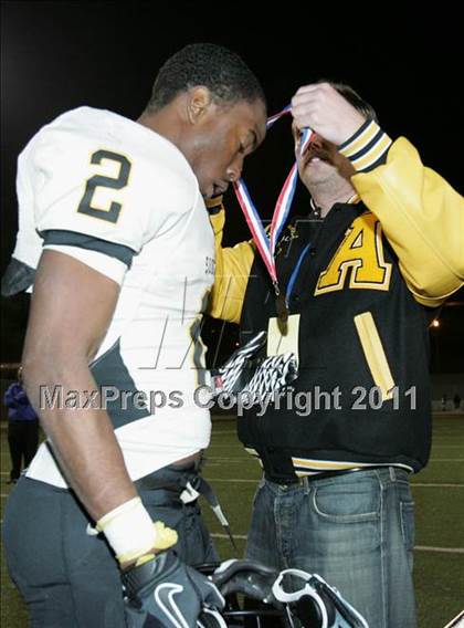 Thumbnail 3 in View Park vs. Animo South Los Angeles (CIF LA City Section D3 Final) photogallery.