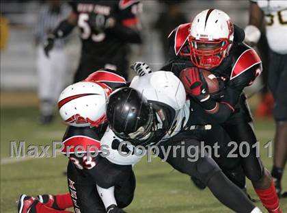 Thumbnail 3 in View Park vs. Animo South Los Angeles (CIF LA City Section D3 Final) photogallery.