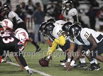Thumbnail 3 in View Park vs. Animo South Los Angeles (CIF LA City Section D3 Final) photogallery.