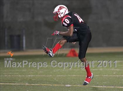 Thumbnail 3 in View Park vs. Animo South Los Angeles (CIF LA City Section D3 Final) photogallery.