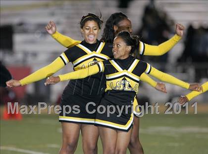 Thumbnail 1 in View Park vs. Animo South Los Angeles (CIF LA City Section D3 Final) photogallery.