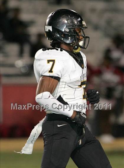 Thumbnail 3 in View Park vs. Animo South Los Angeles (CIF LA City Section D3 Final) photogallery.