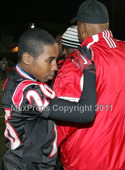 Thumbnail 1 in View Park vs. Animo South Los Angeles (CIF LA City Section D3 Final) photogallery.