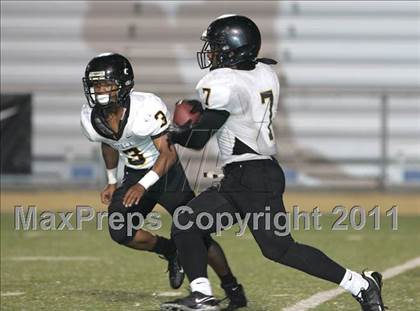 Thumbnail 2 in View Park vs. Animo South Los Angeles (CIF LA City Section D3 Final) photogallery.