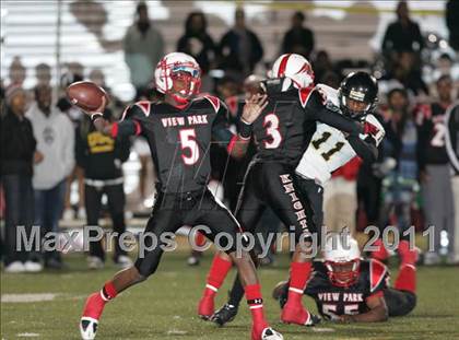 Thumbnail 3 in View Park vs. Animo South Los Angeles (CIF LA City Section D3 Final) photogallery.