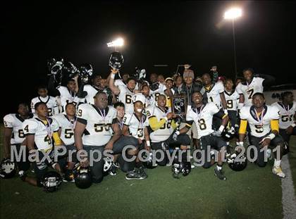 Thumbnail 3 in View Park vs. Animo South Los Angeles (CIF LA City Section D3 Final) photogallery.