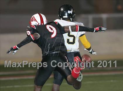 Thumbnail 2 in View Park vs. Animo South Los Angeles (CIF LA City Section D3 Final) photogallery.