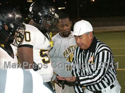 Thumbnail 2 in View Park vs. Animo South Los Angeles (CIF LA City Section D3 Final) photogallery.